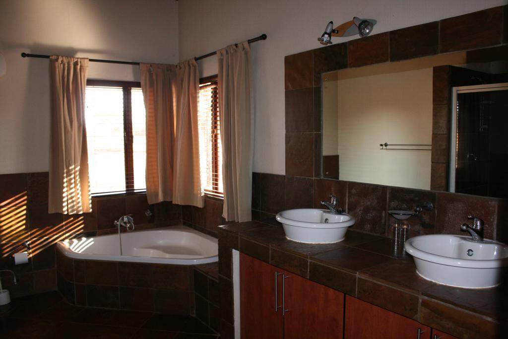 Makhato 84 Bush Lodge Bela-Bela Habitación foto